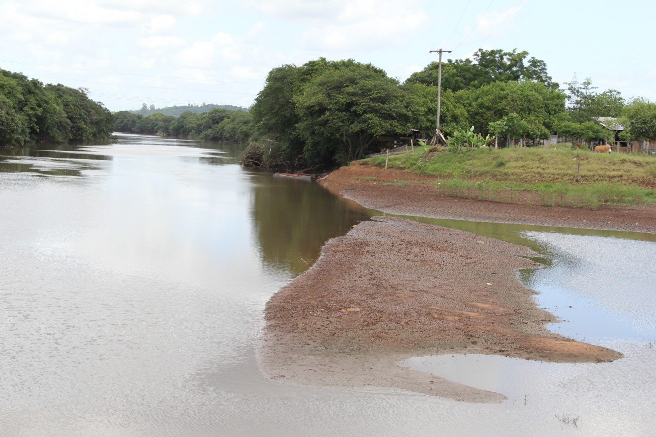 Rio dos Sinos sobe mas uso da água ainda exige cautela Rio dos Sinos