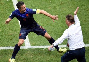 Espanha 1 x 5 Holanda - A aula de Van Gaal na vingança em Salvador