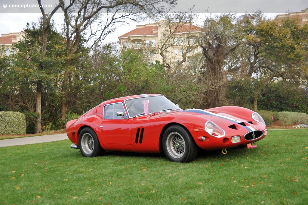 Ferrari de 1962 é leiloada por R$ 255 milhões em Nova York