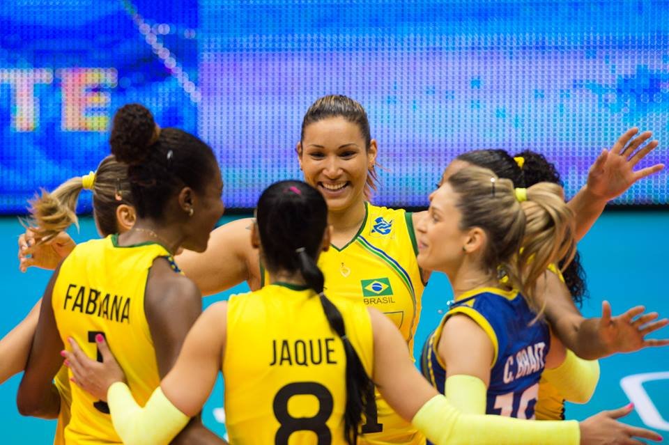 Brasil estreia com vitória no tie-break pelo Mundial de Vôlei