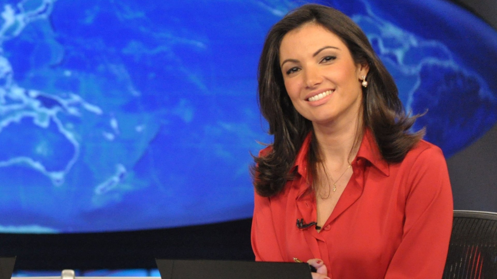 Patrícia Poeta disse seu último ''boa noite'' na bancada do Jornal