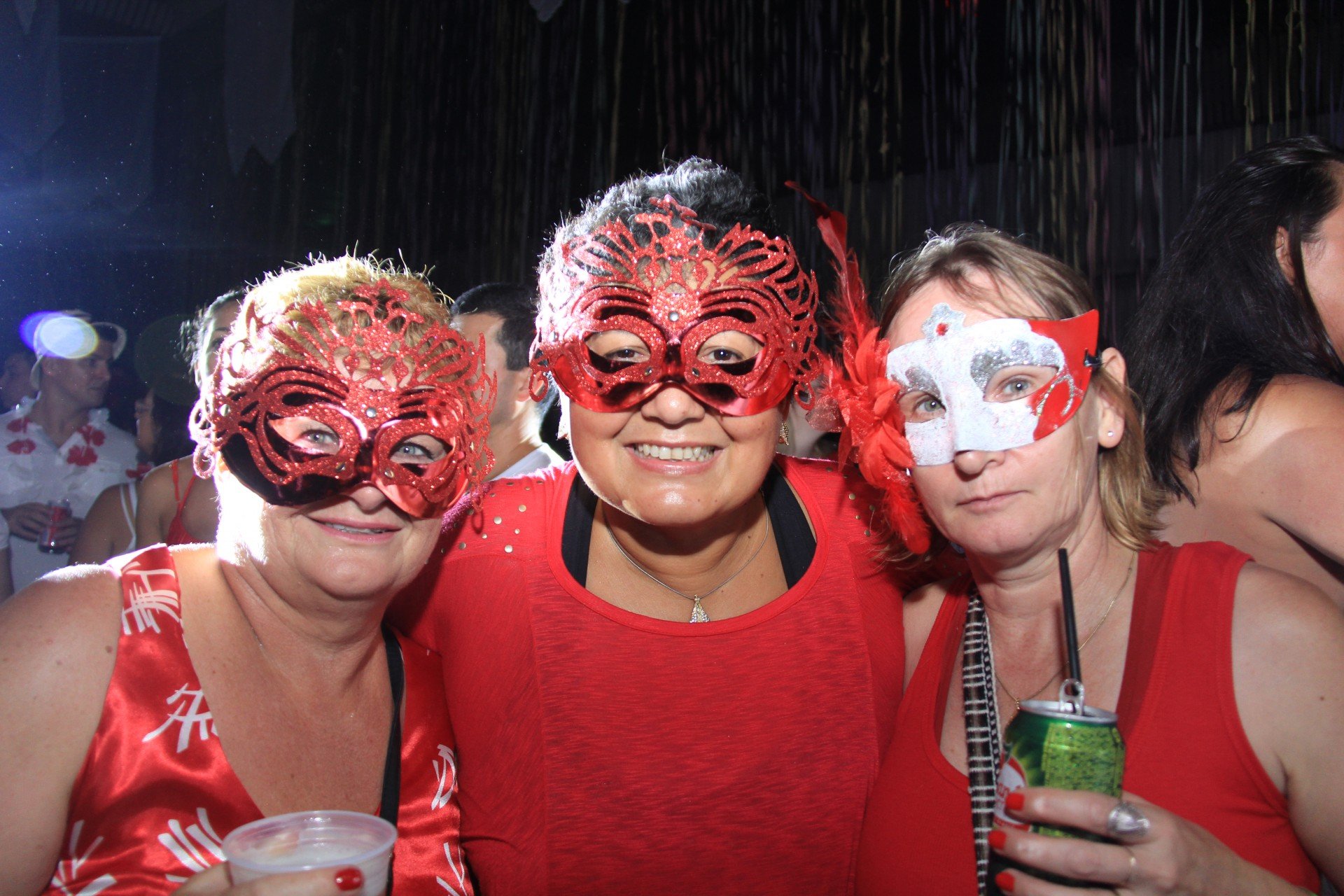 Folia Em Vermelho E Branco Na Sociedade Ginstica Veja Fotos Da