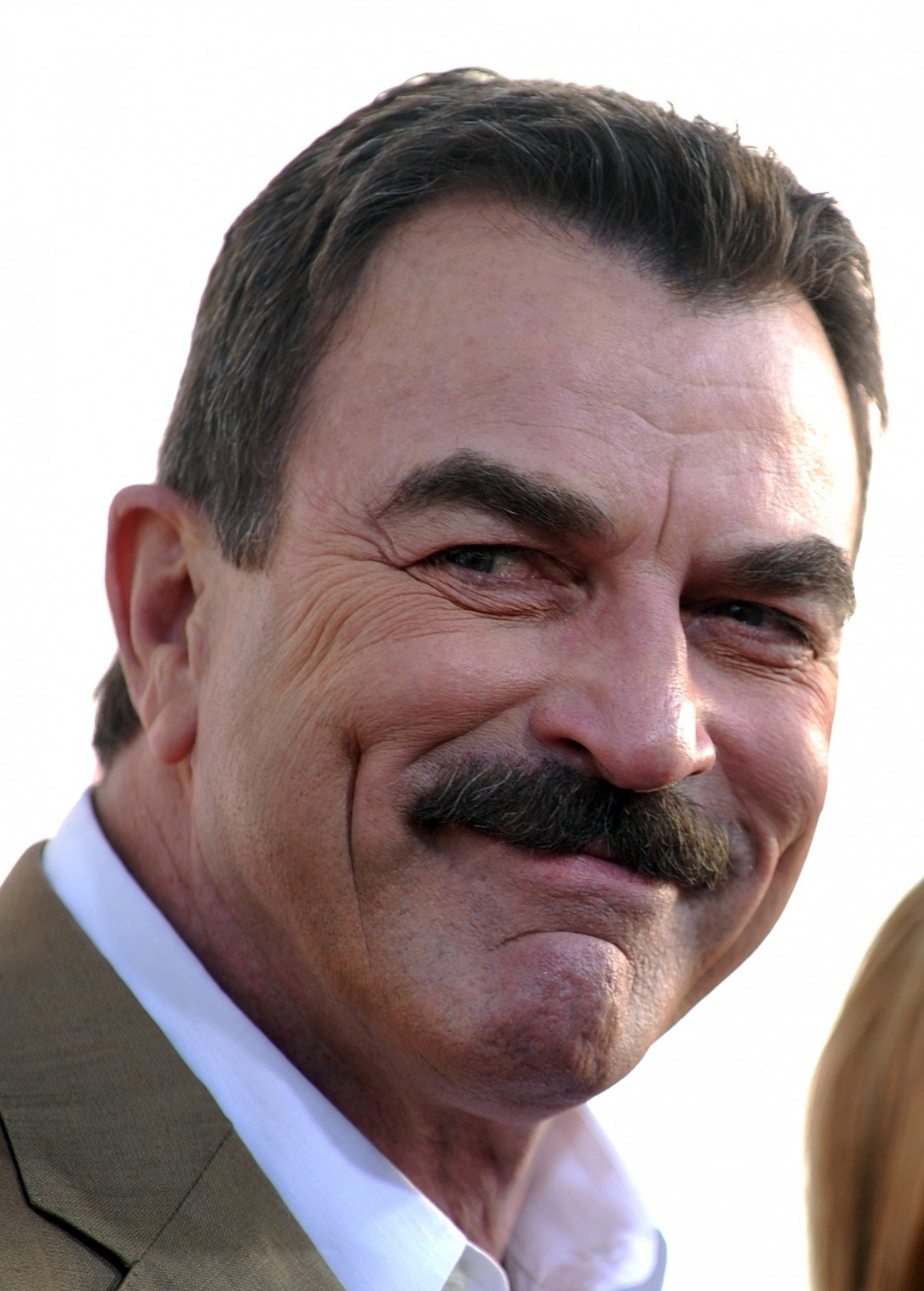 Ator Tom Selleck busca acordo em escândalo sobre roubo de água Ator