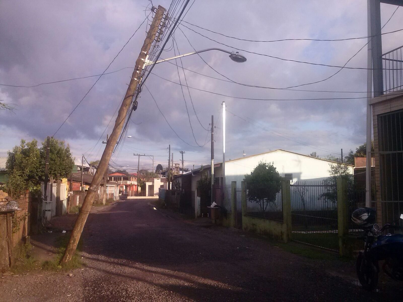 Cidades da região já enfrentam quase 40 horas sem luz  Cidades da