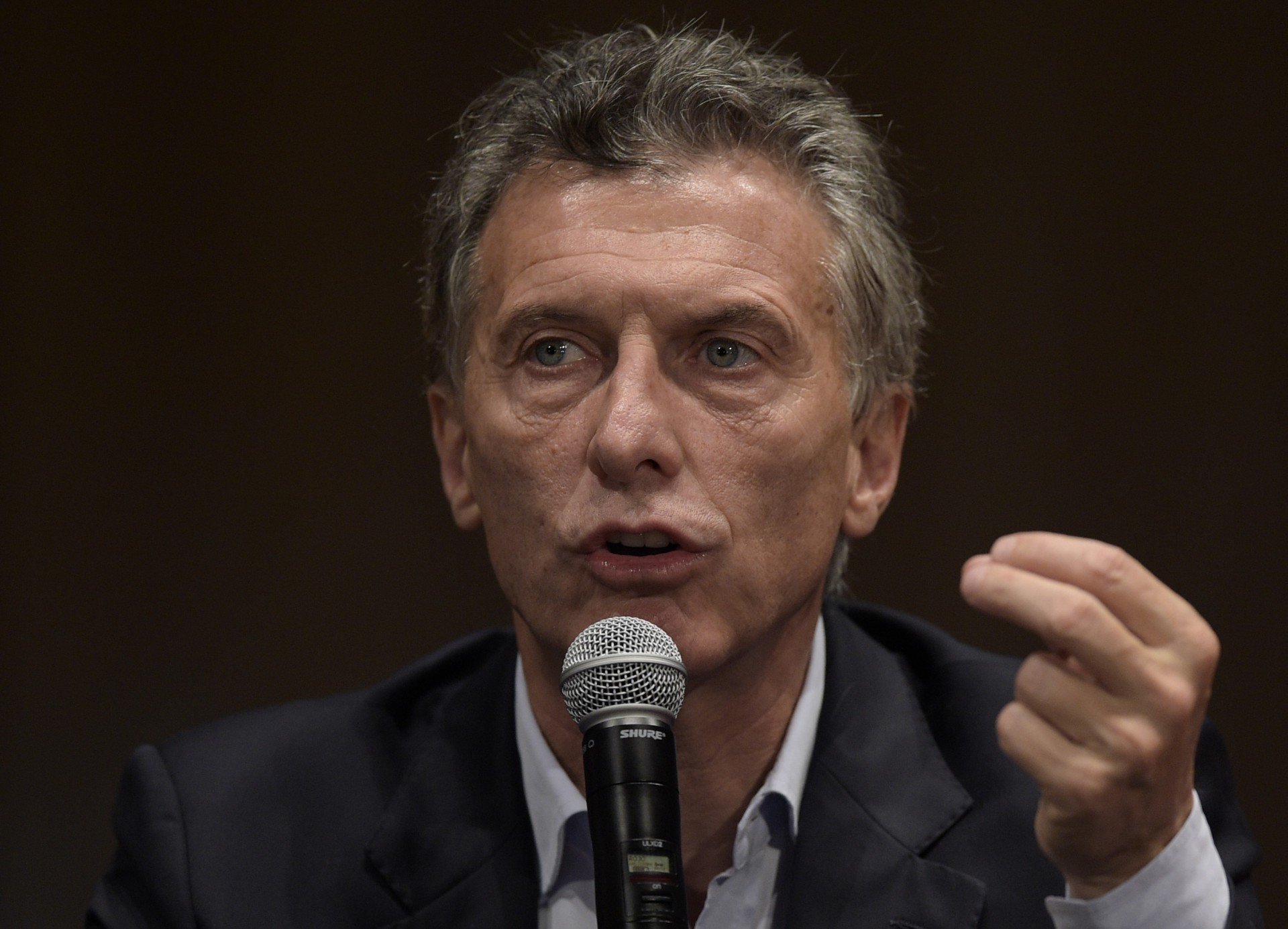 Novo presidente da Argentina promete governar para todos; mercado