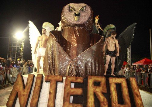 Acadêmicos do Niterói grande vencedora do Carnaval 2016
