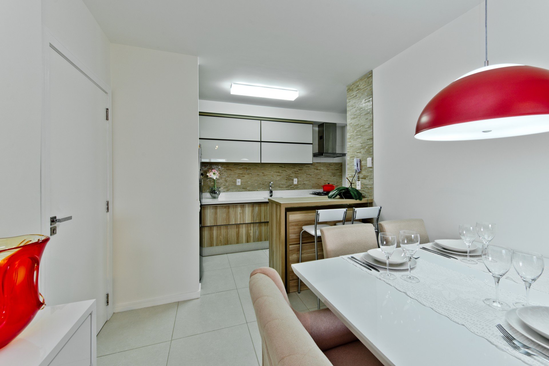 Adapta O Da Planta Original Deu Vida Morada Para Dois Decora O -> Lustre Para Sala De Jantar Vermelho Adapta O Da Planta Original Deu Vida Morada Para Dois Decora O -> Lustre Para Sala De Jantar Vermelho