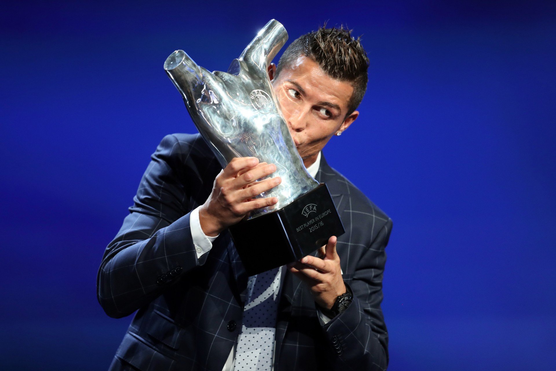Cristiano Ronaldo declarou patrimônio superior a 200 milhões de euros Esportes Jornal NH