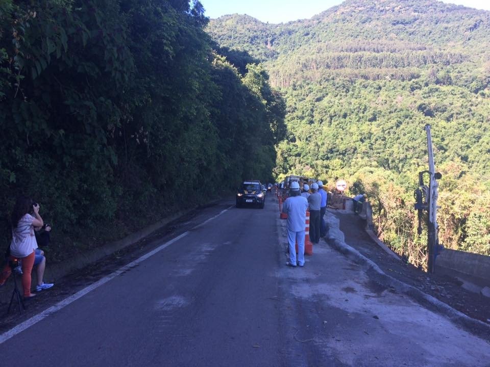Trecho da BR116 que havia rachado em Nova Petrópolis será liberado para trânsito terça Região Trecho da BR116 que havia rachado em Nova Petrópolis será liberado para trânsito terça Região