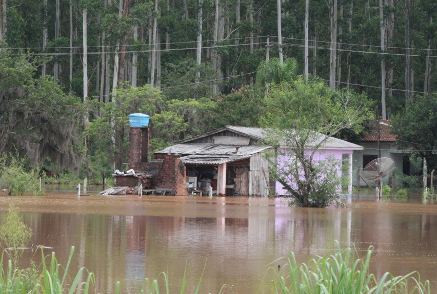 Estragos da enchente em Rolante