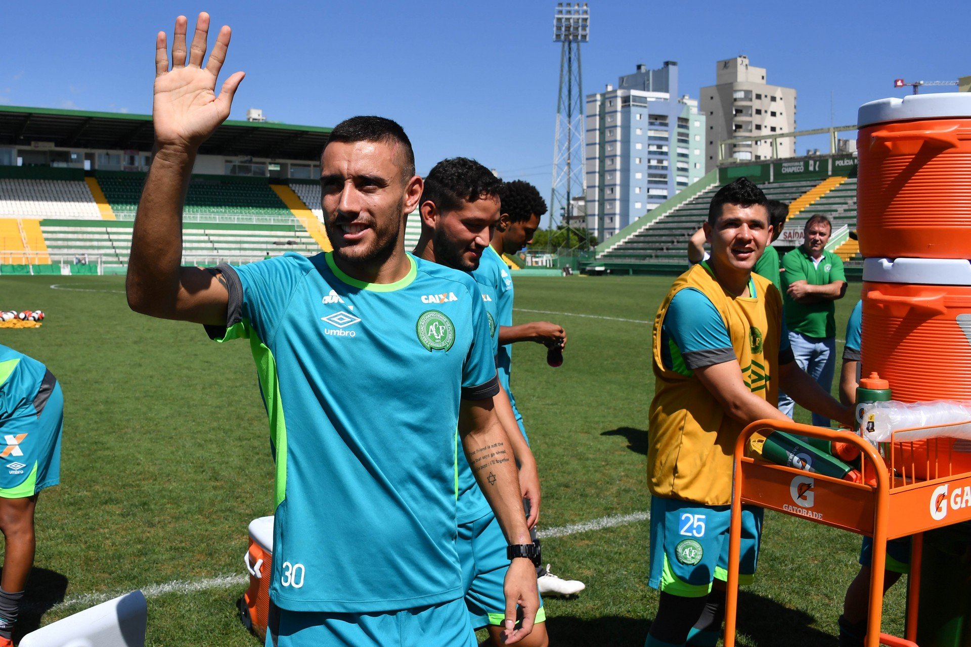 Sobrevivente de tragédia, Alan Ruschel participa de 1º jogo-treino na Chapecoense