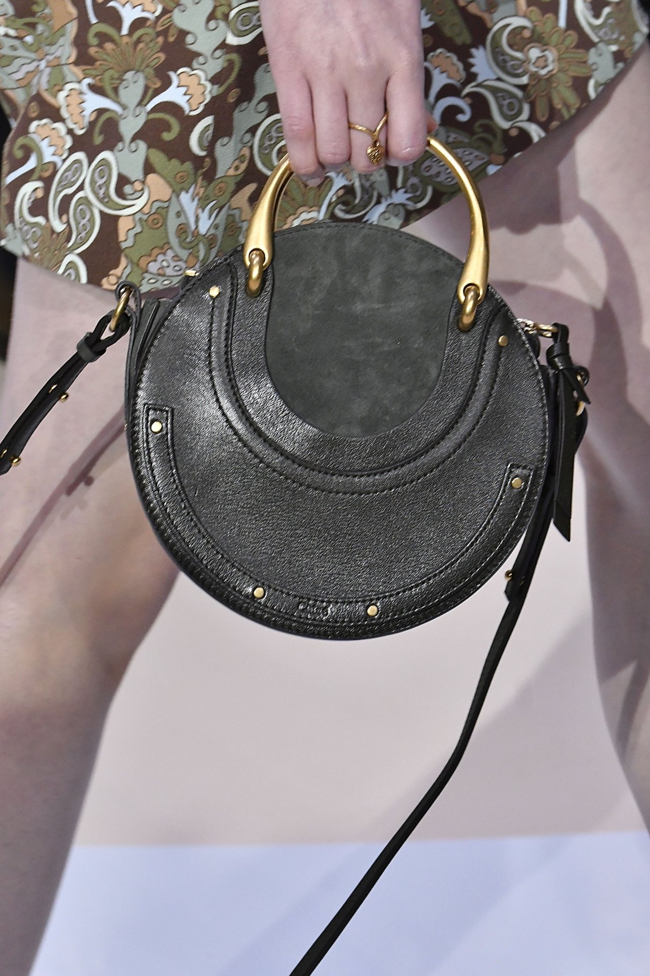 desfile calçados e bolsas