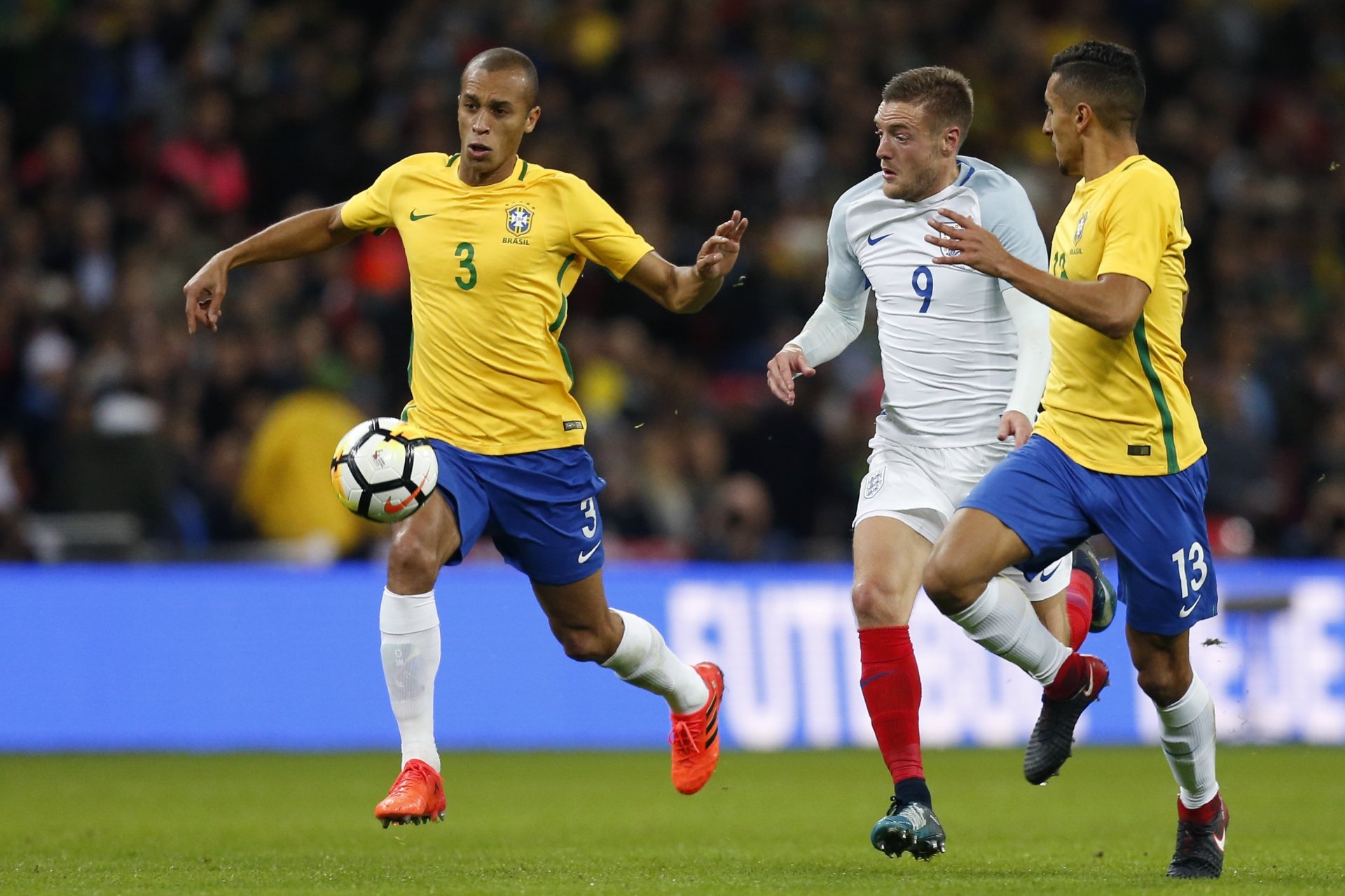 Brasil para na forte marcação da Inglaterra e empata sem gols Esportes Jornal NH Brasil para na forte marcação da Inglaterra e empata sem gols Esportes Jornal NH