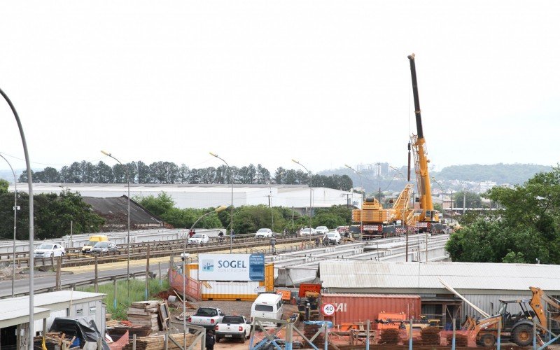 BR 116 tem novo bloqueio parcial de pista na ponte de São Leopoldo