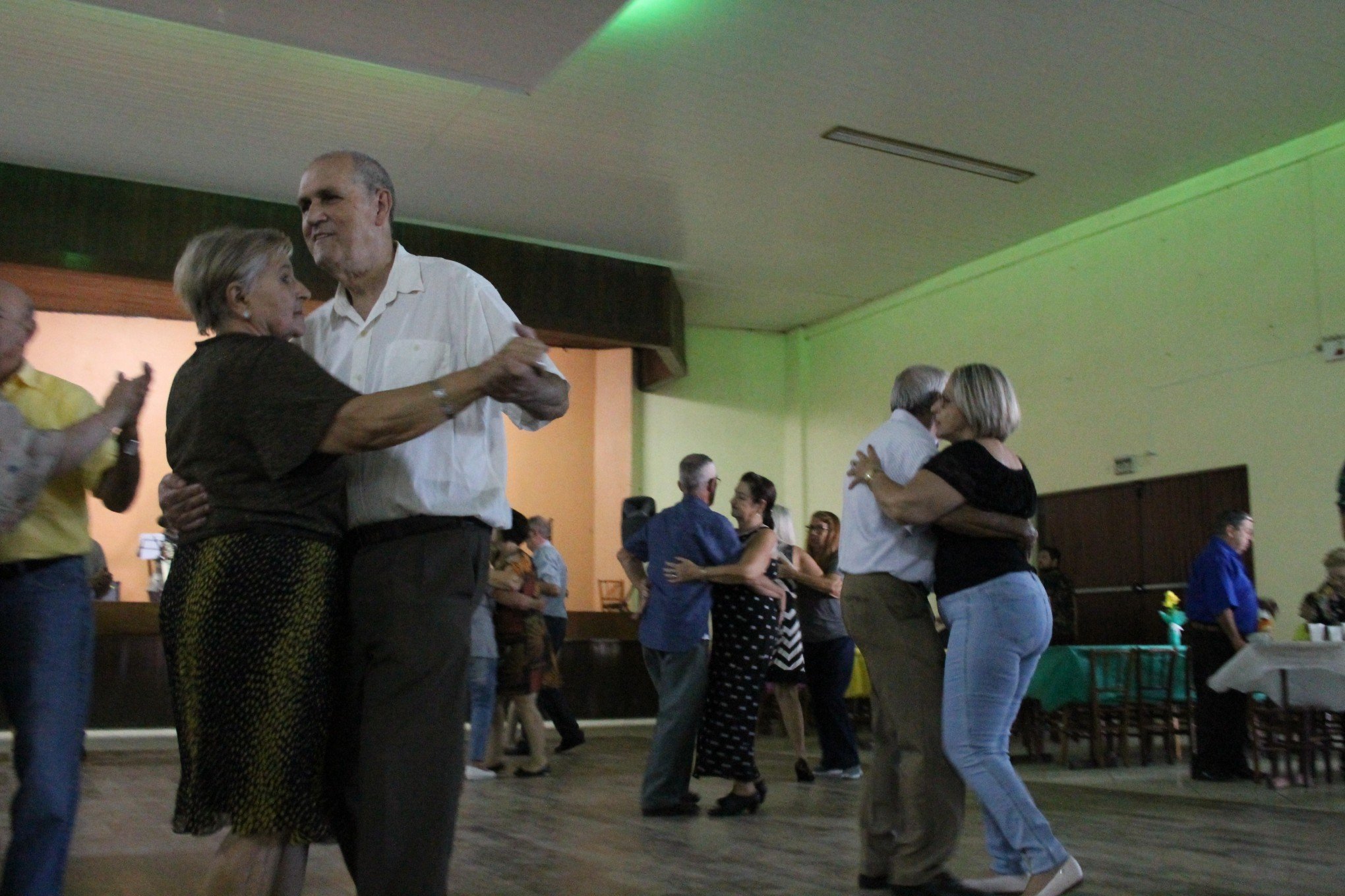 Est Ncia Velha Retoma Baile Da Terceira Idade Regi O Jornal Nh