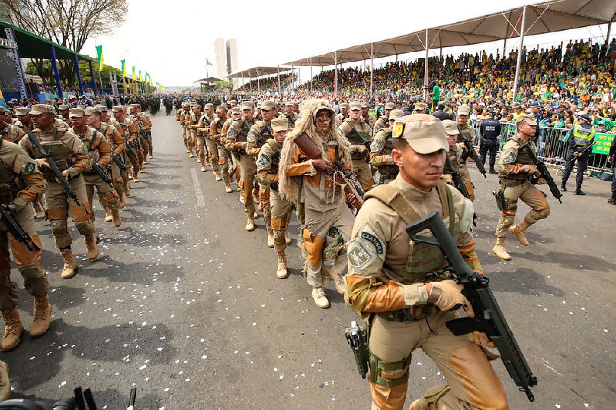 Confira Fotos Do Desfile C Vico Militar Em Homenagem Ao Bicenten Rio Da