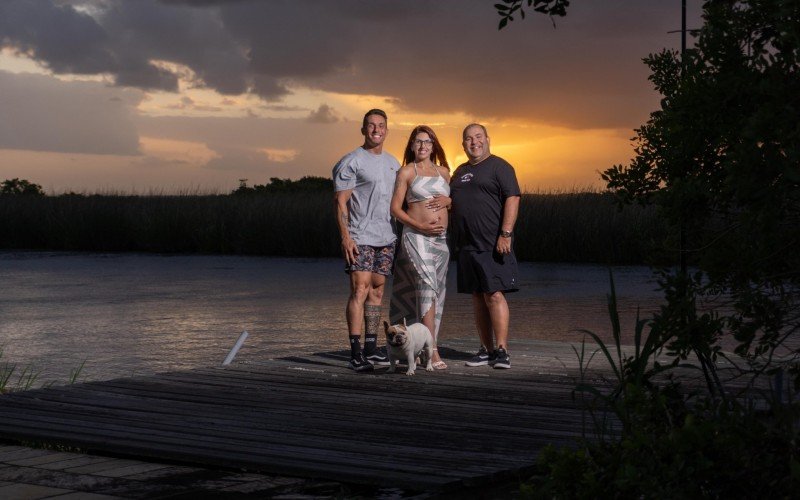 BARRIGA SOLIDÁRIA Casal gay de Imbé gera bebê genética das duas famílias entenda abc