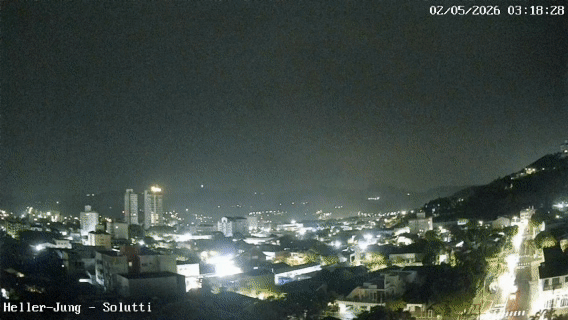 V&Iacute;DEO: C&acirc;mera registra queda de raio no Centro de Igrejinha; cidade tem risco de deslizamentos