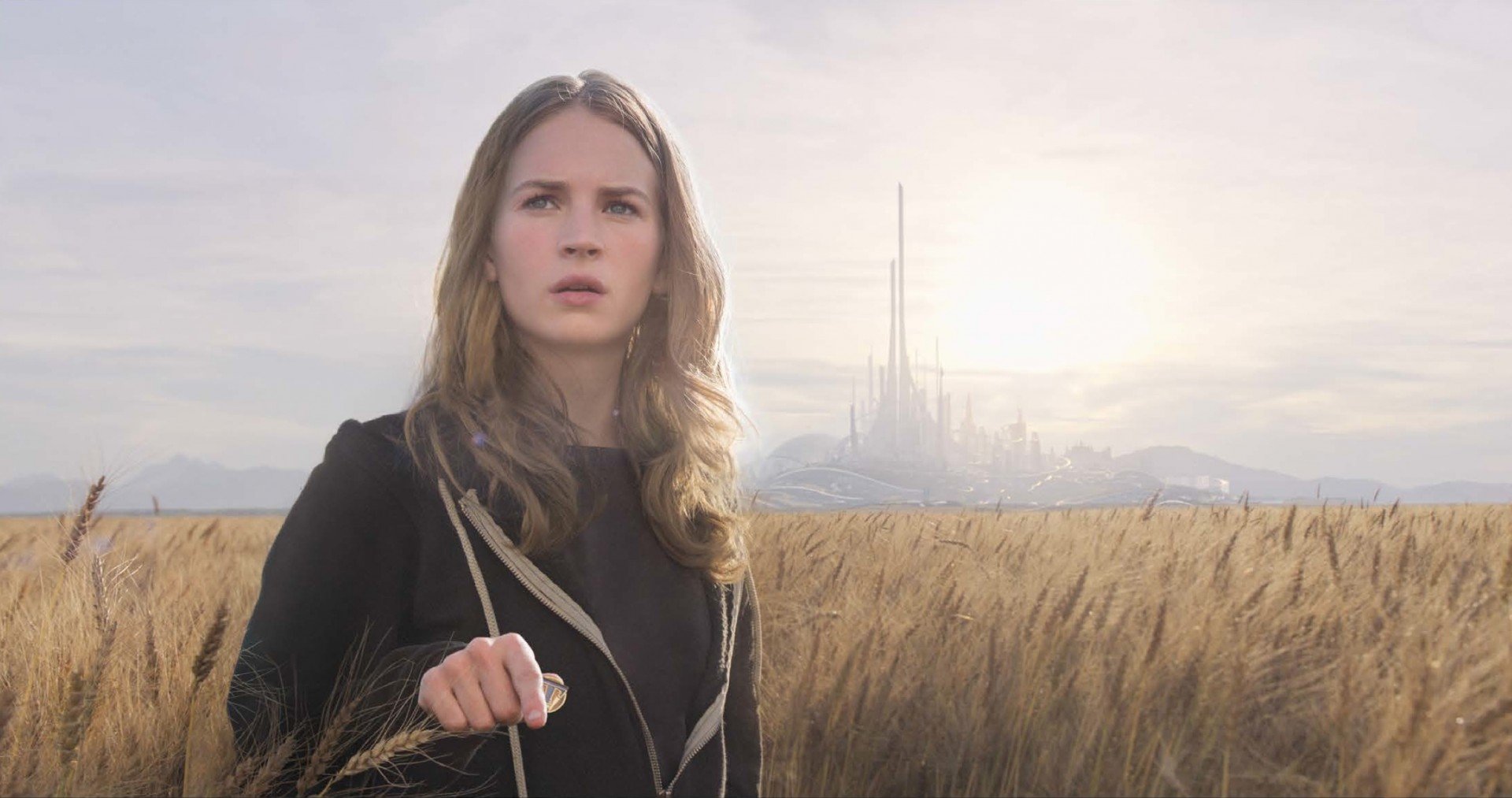 Britt Robertson, como a heroína da ficção científica da Disney Tomorrowland: Um Lugar Onde Nada é Impossível | abc+