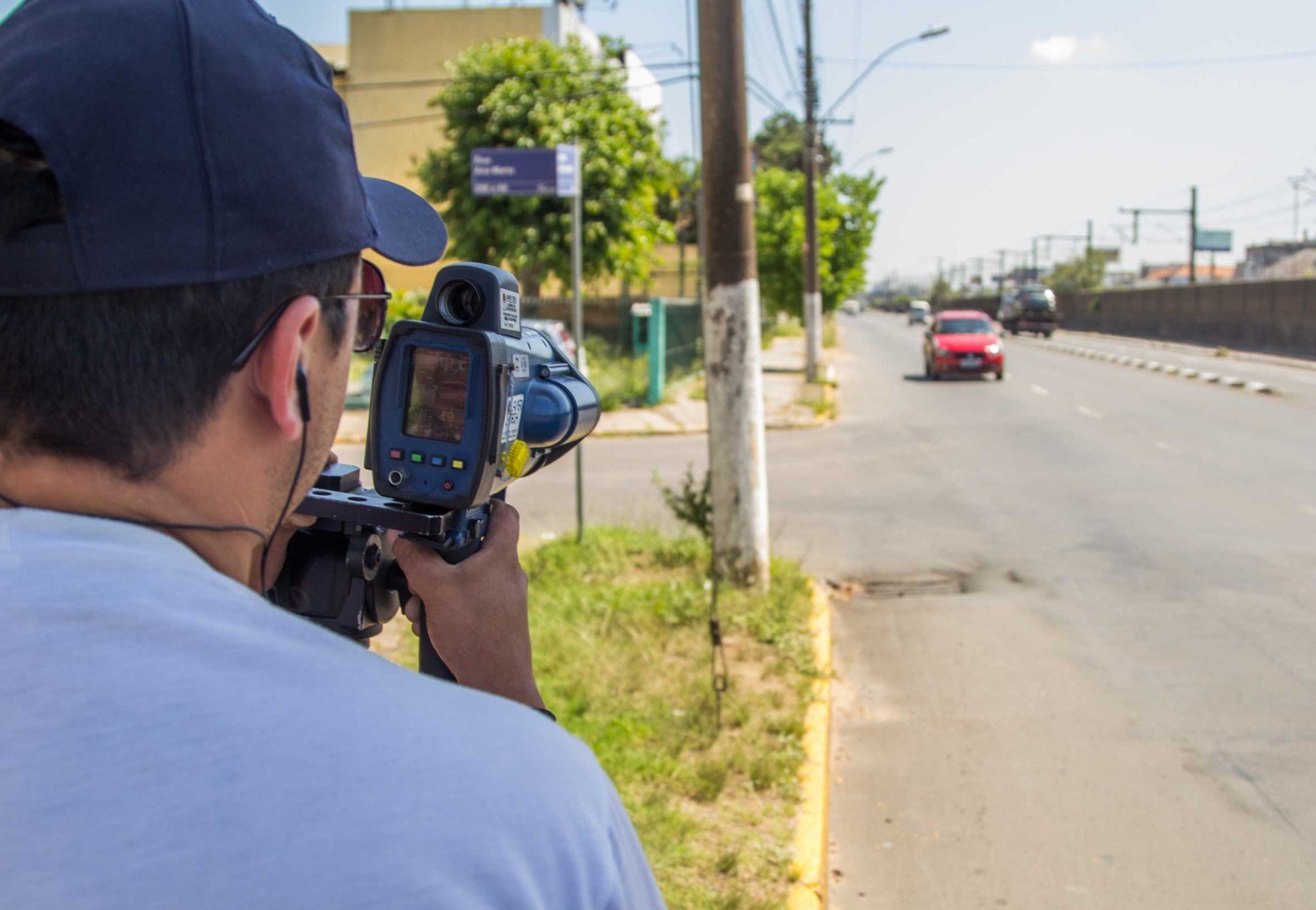 Radar móvel e novo semáforo reforçam segurança na Avenida Açucena, em Canoas