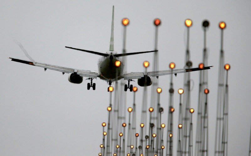 Aeroporto de Guarulhos tem voos cancelados por problemas em sistema de navegação | abc+