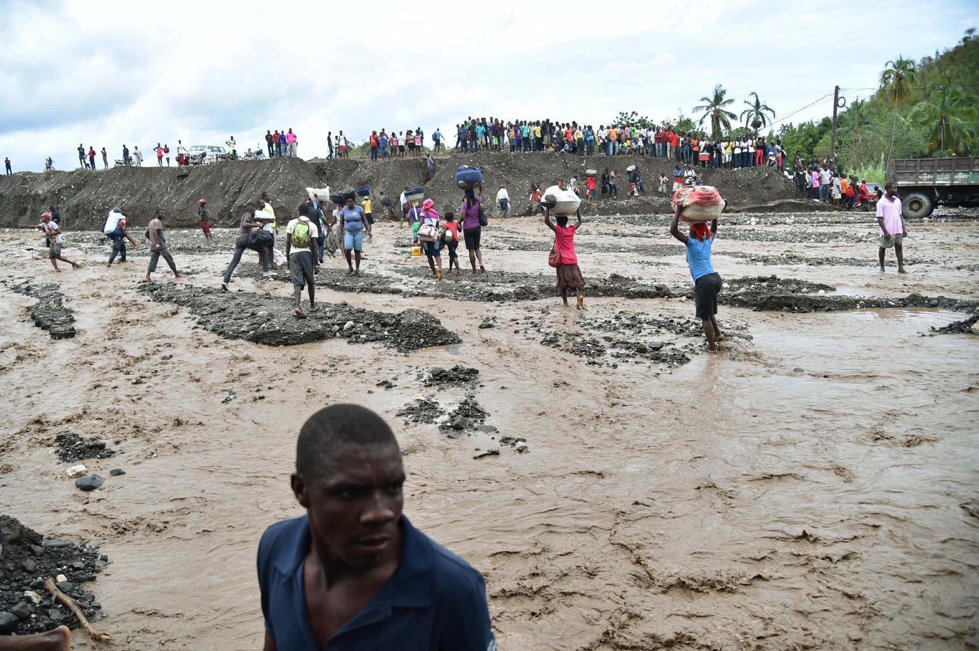 Furacão Matthew deixa ao menos 108 mortos no Haiti - Mundo ...