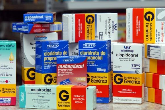 Preço de medicamentos genéricos pode cair mais de 50%, diz Ipea
