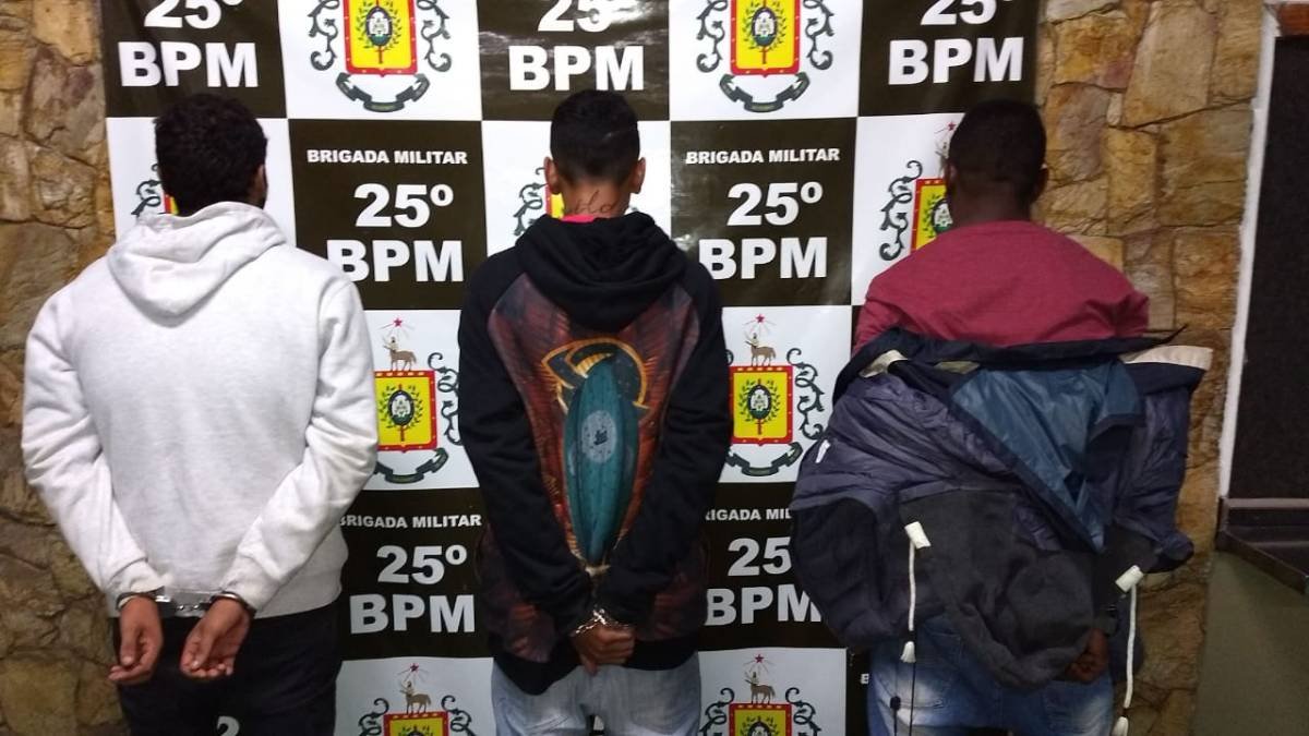 Dois São Presos E Adolescente Apreendido Por Tráfico De Drogas Em São Leopoldo Região Jornal Vs 