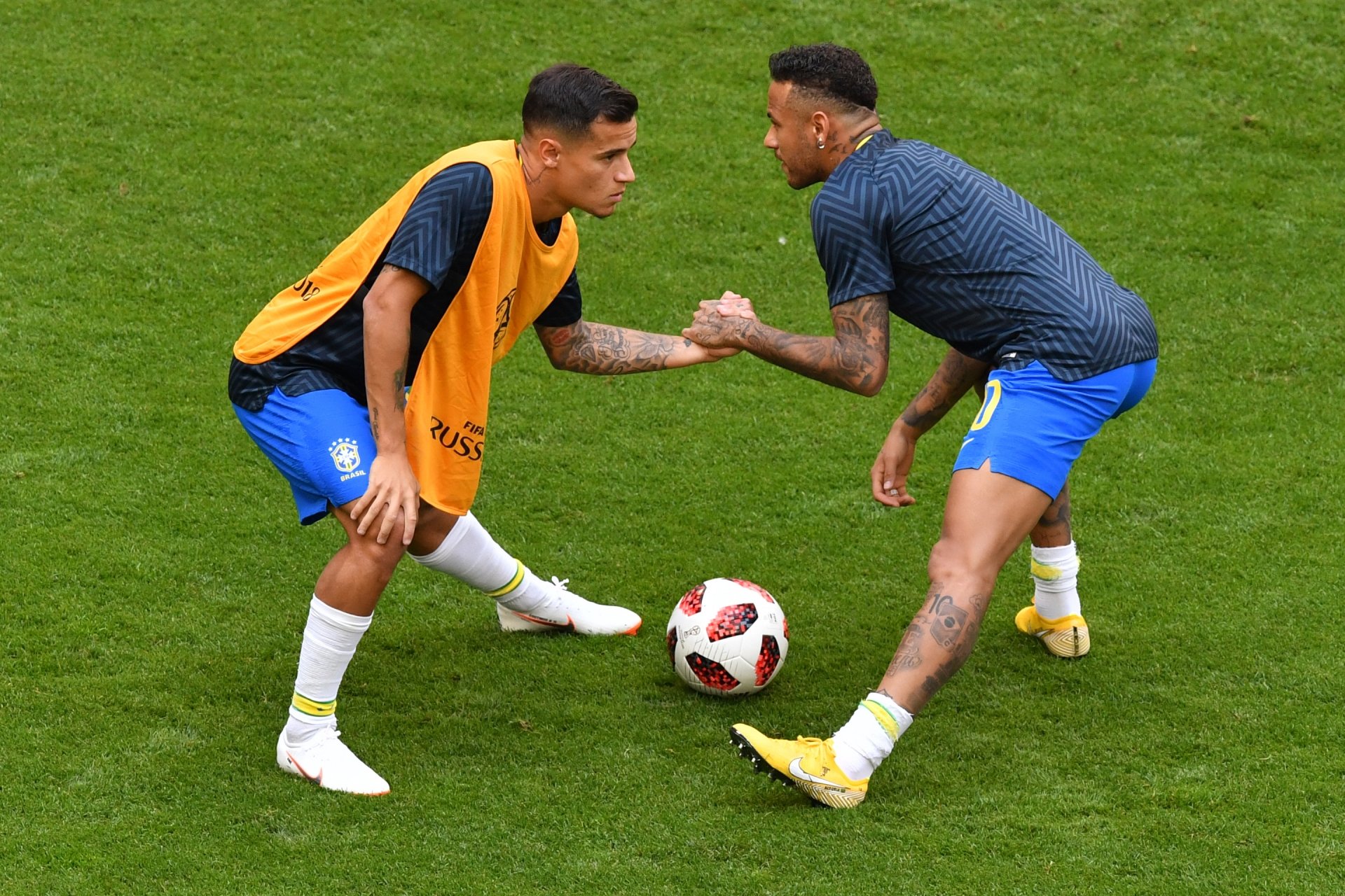 Sem Neymar e Coutinho pela primeira vez, Seleção inicia semana com ...