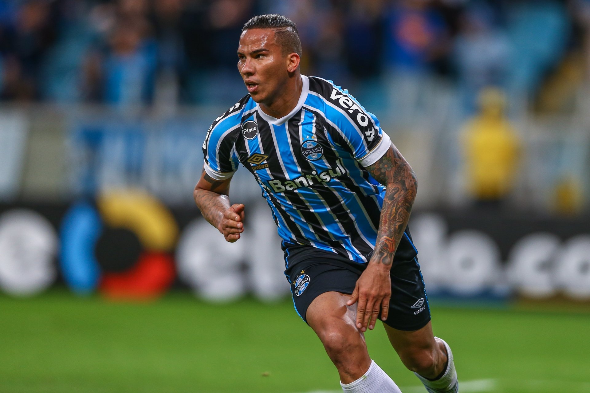 Jael dá show e Grêmio bate o Fla na Arena - Grêmio ...