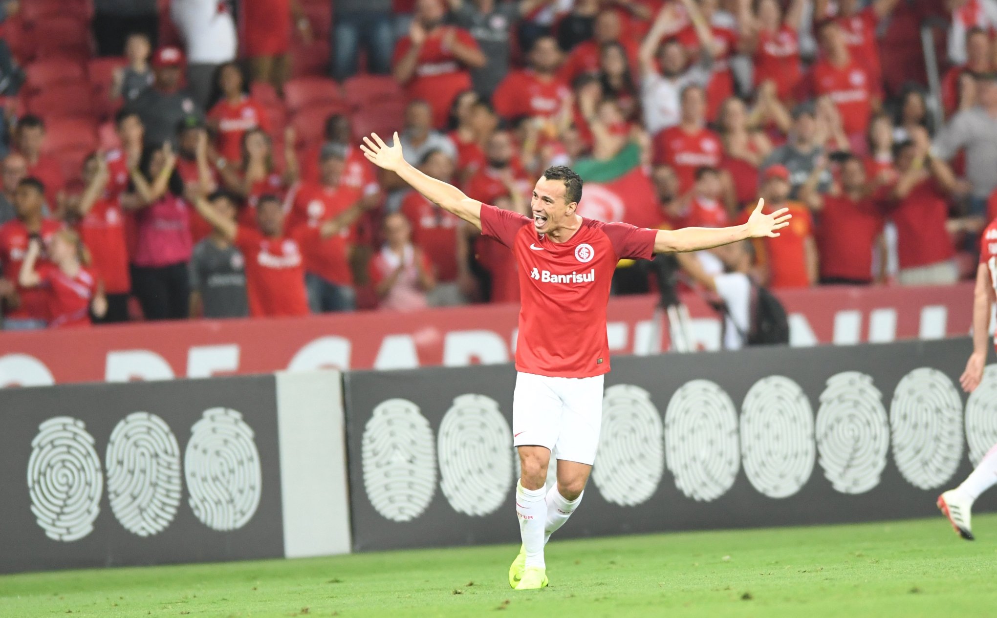 Inter vence o América-MG e segue na vice-liderança - Inter ...