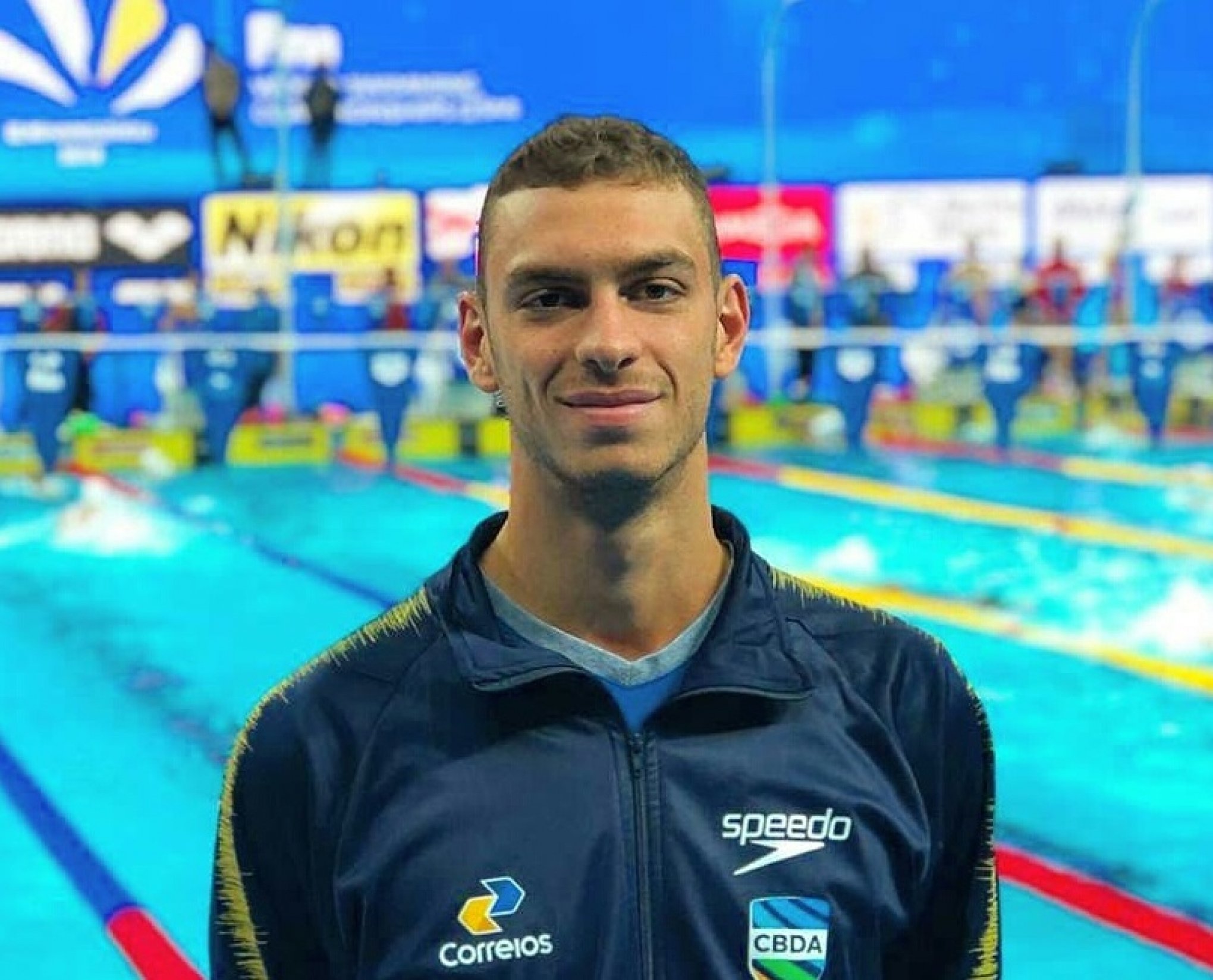 Atleta De Canoas E Ouro Com Equipe Brasileira De Natacao Na China Regiao Correio De Gravatai