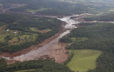  O Presidente da República, Jair Bolsonaro, durante sobrevoo da  região atingida pelo rompimento da barragem Mina Córrego do Feijão, em Brumadinho/MG.  