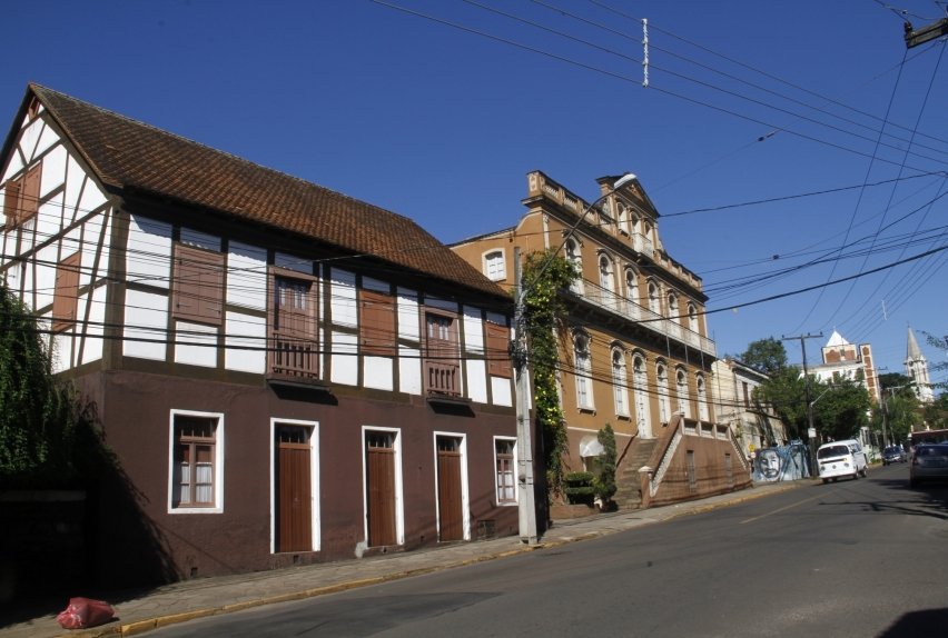 Reformas: Fundação Scheffel pretende reformar prédio ao lado e também fiação da Casa Schmitt-Presser.