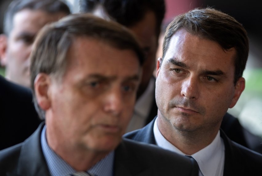 Jair e Flávio Bolsonaro | abc+
