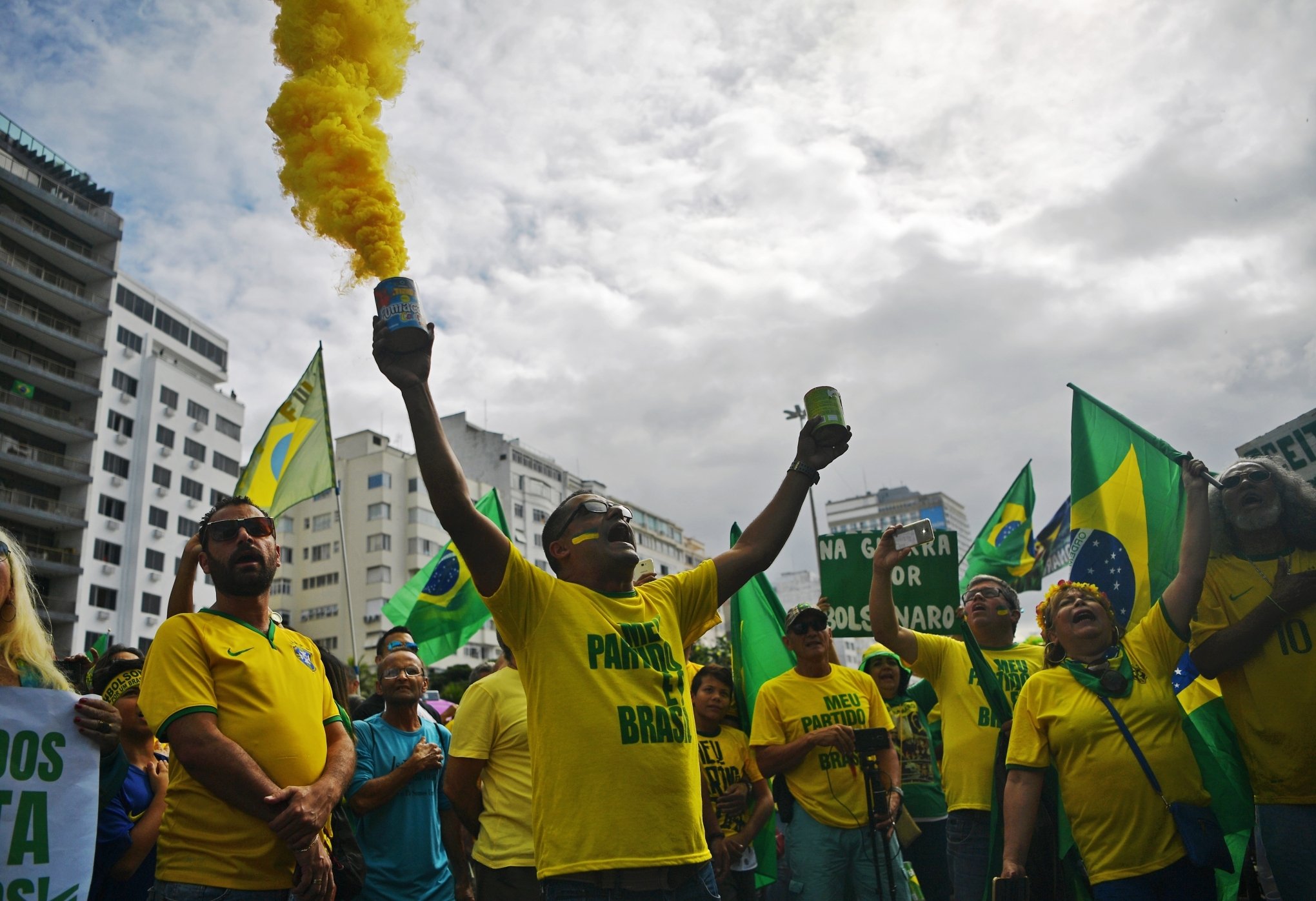 Ato Pró-Bolsonaro Em Brasília Teve 20 Mil Manifestantes, Diz PM - País - DC