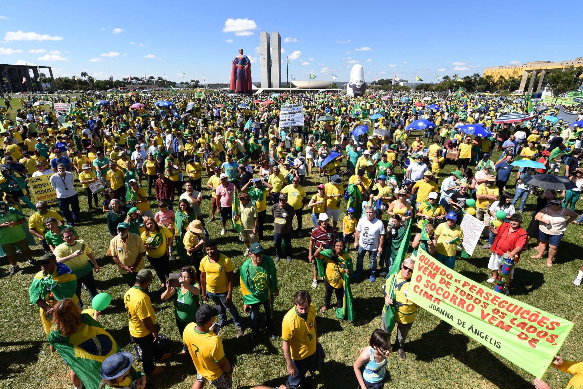 Ato Pró-Bolsonaro Em Brasília Teve 20 Mil Manifestantes, Diz PM - País ...