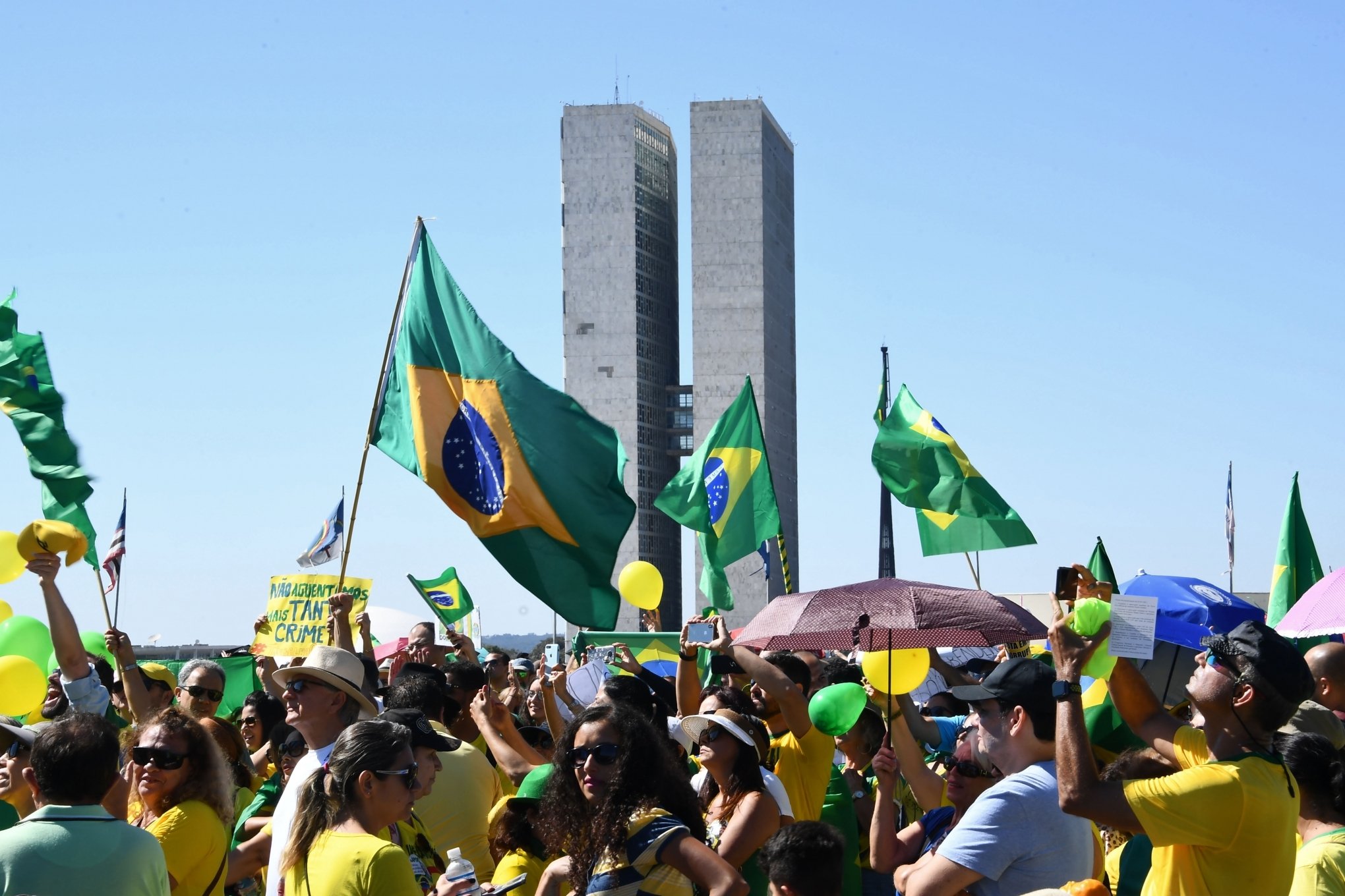 Ato Pró-Bolsonaro Em Brasília Teve 20 Mil Manifestantes, Diz PM - País - DC