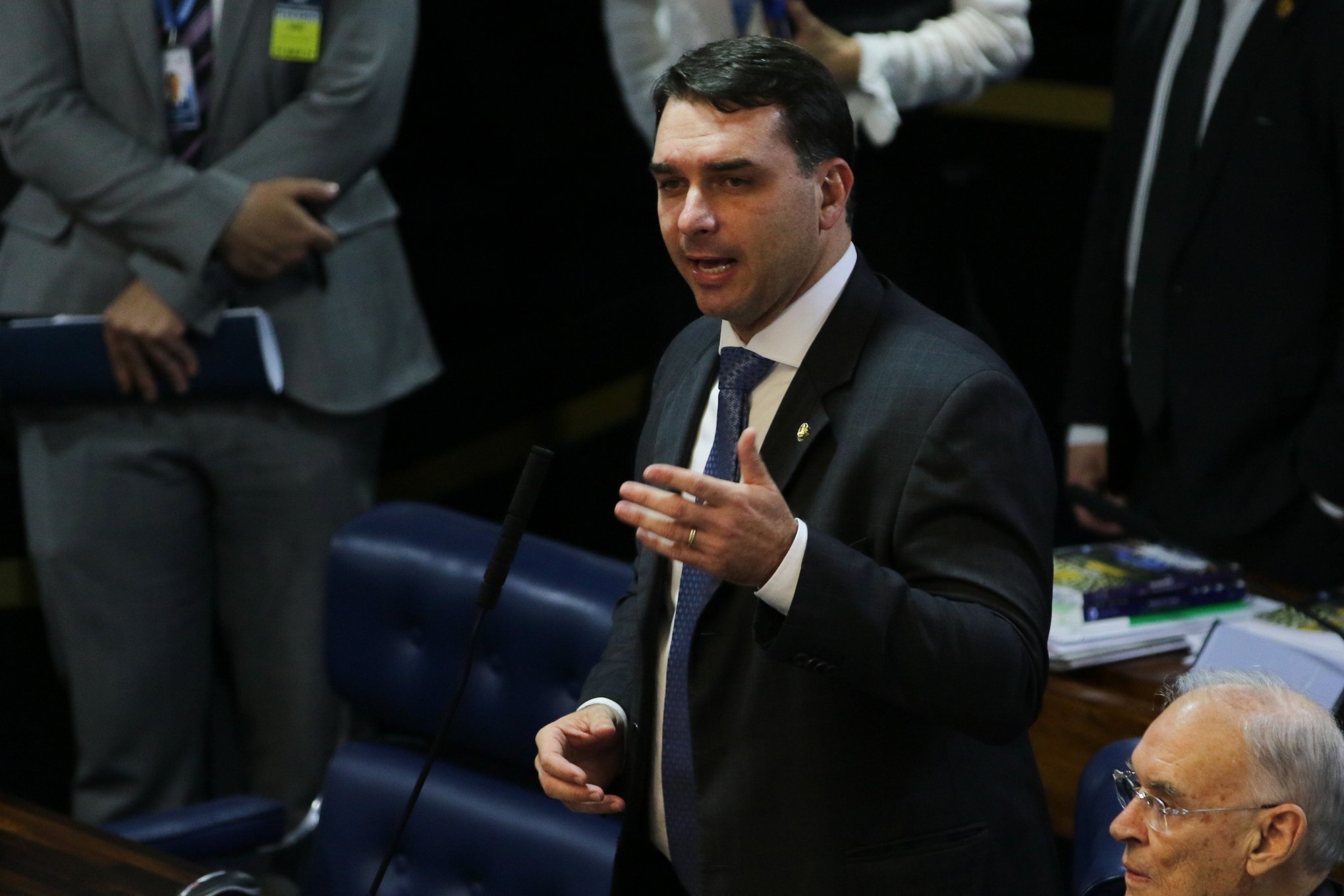 "Eu só abro mão se for para Jair Messias Bolsonaro", diz Flávio sobre candidatura à Presidência