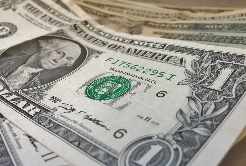 Homem ganha US$ 1 milhão na loteria antes de ser preso e destino do dinheiro vira incógnita de autoridades | abc+