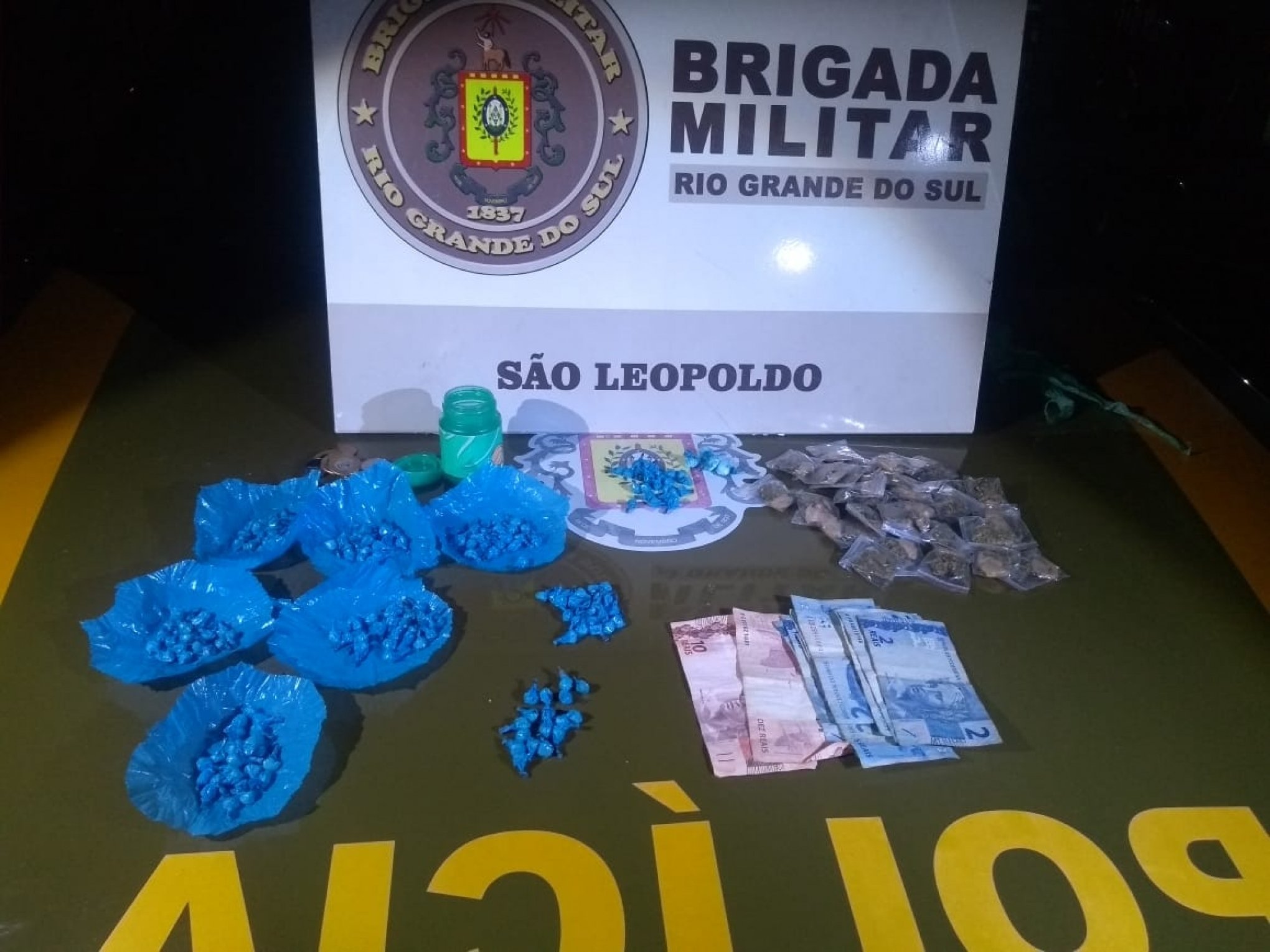 Adolescente De 17 Anos é Detido Com Mais De 200 Pedras De Crack Região Jornal Vs 3948