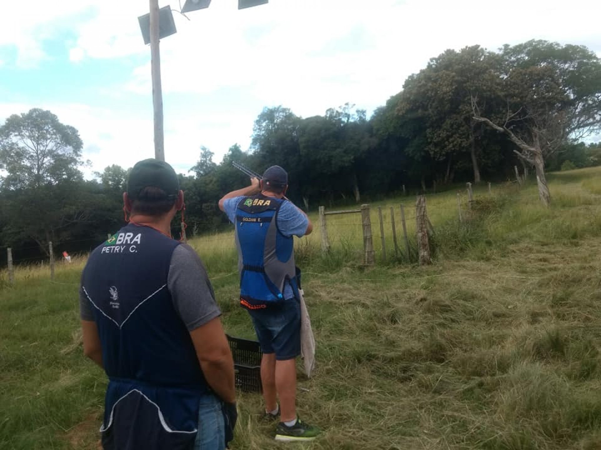 De repente, os cavalos caíram mortos no campo entre Gravataí e