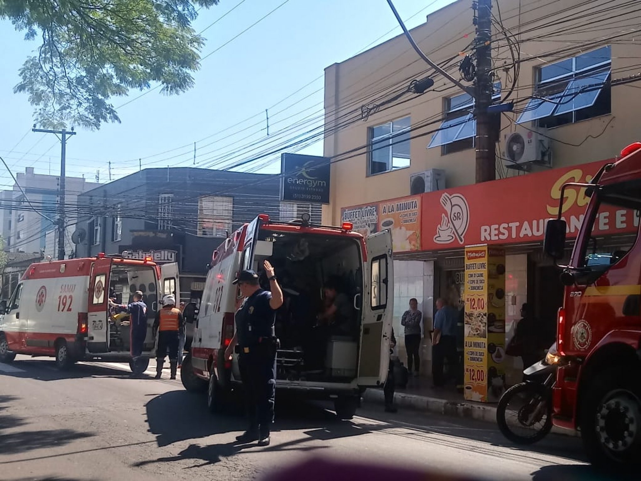 Feridos: mulher é transferida para o Hospital Cristo Redentor e homem para o Mãe de Deus