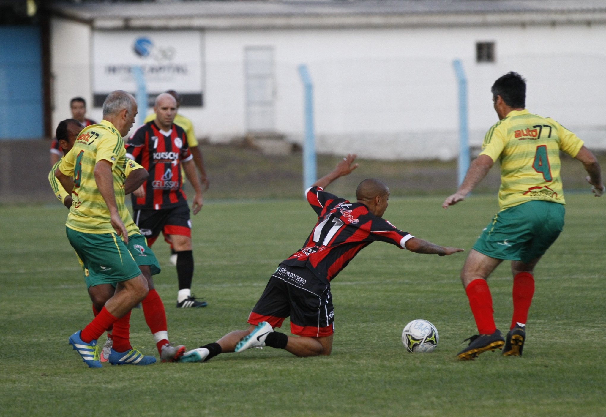 FUTEBOL DE VÁRZEA: Campeonato tem jogo clássico em Novo Hamburgo