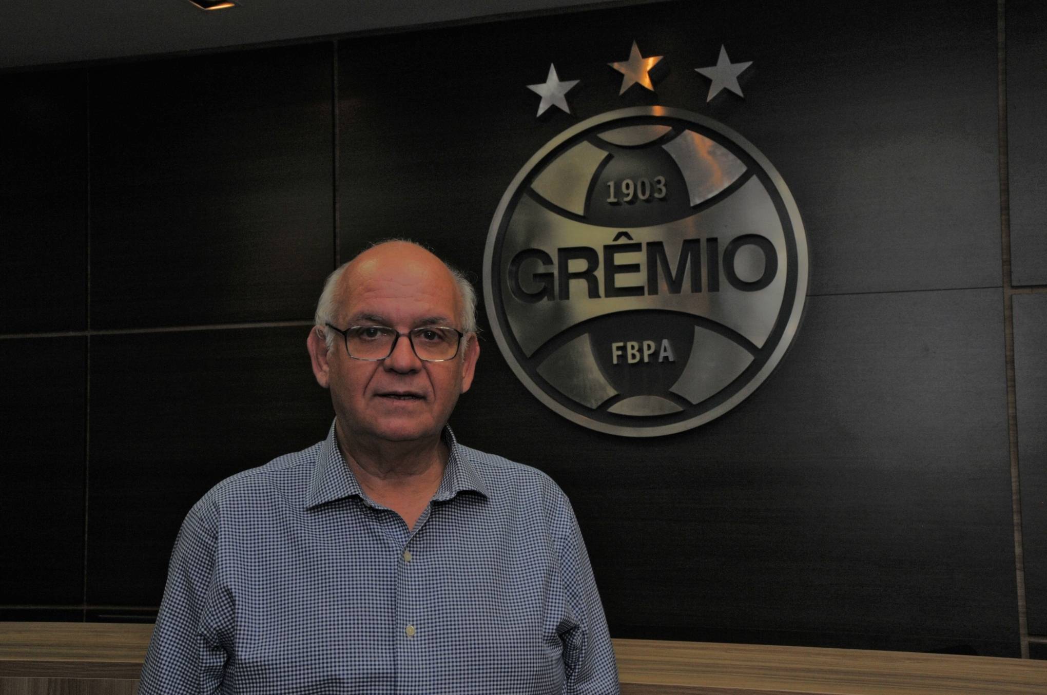 Grêmio cogita não renovar com ídolo do clube em razão do alto salário e idade