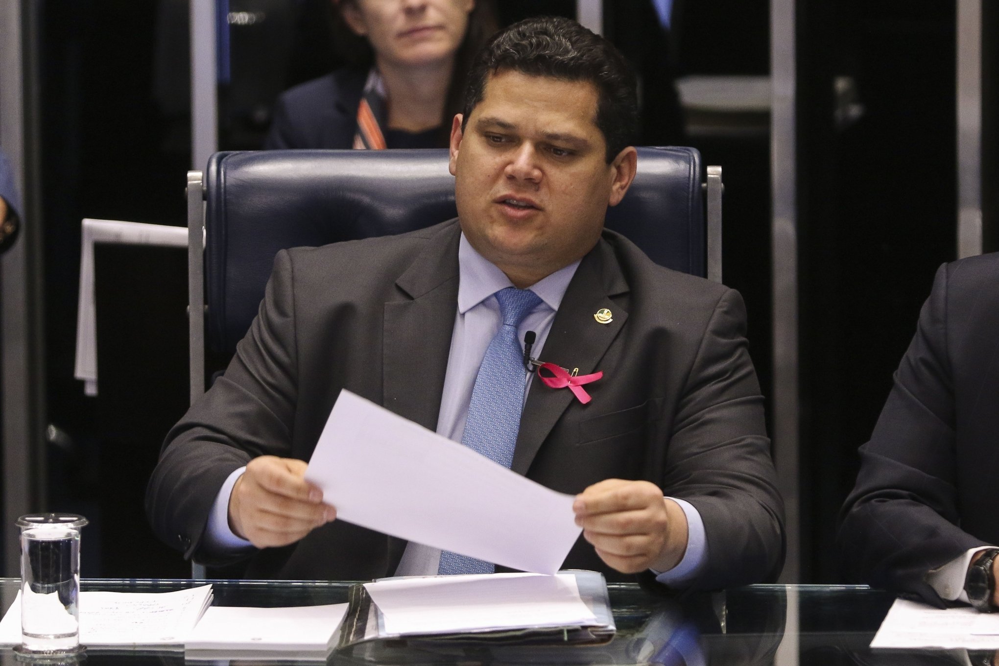Alcolumbre manda PEC da Blindagem para Comissão de Justiça do Senado