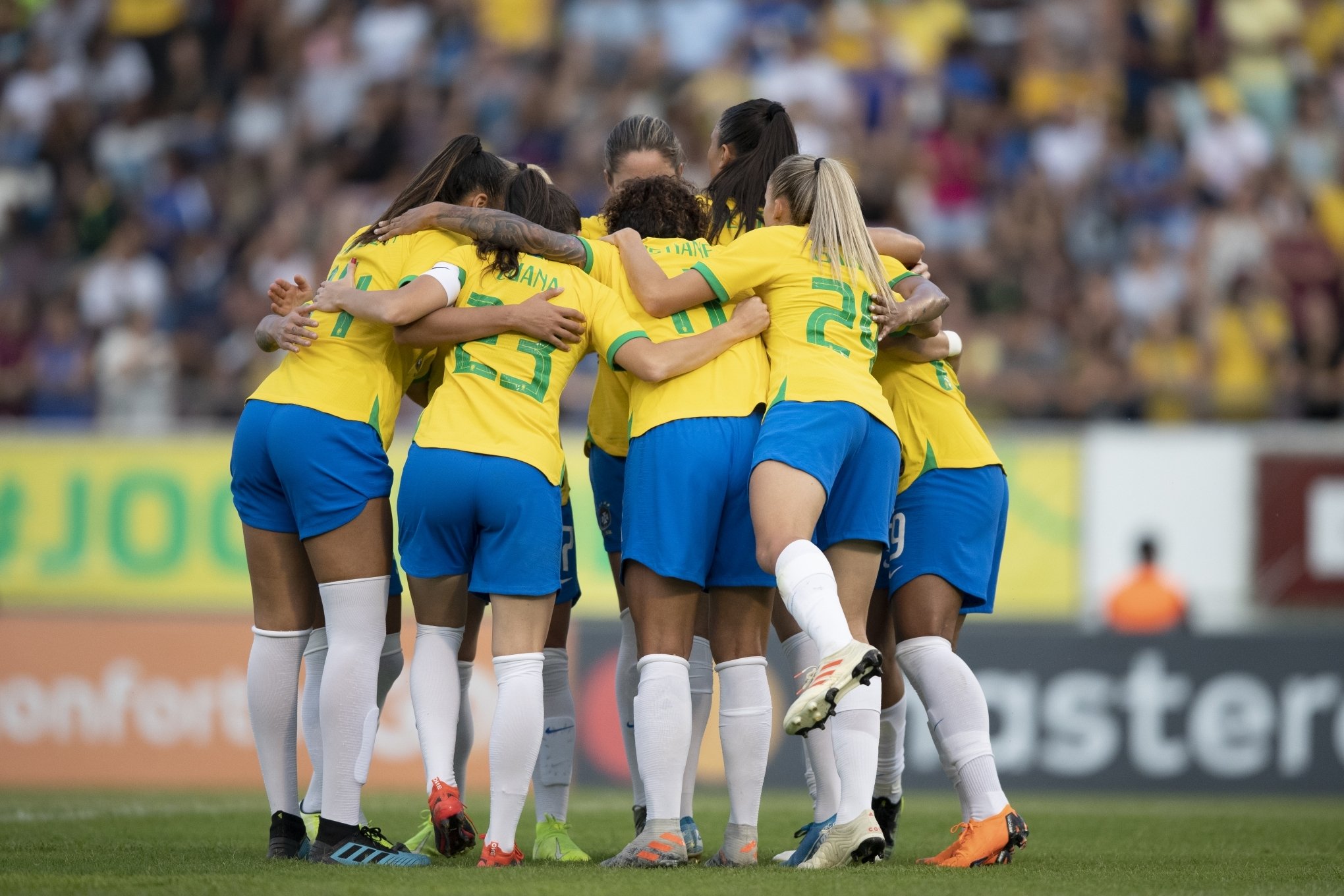 Futebol Feminino - Ontem (2), O Brasil goleou o Chile por 12x0