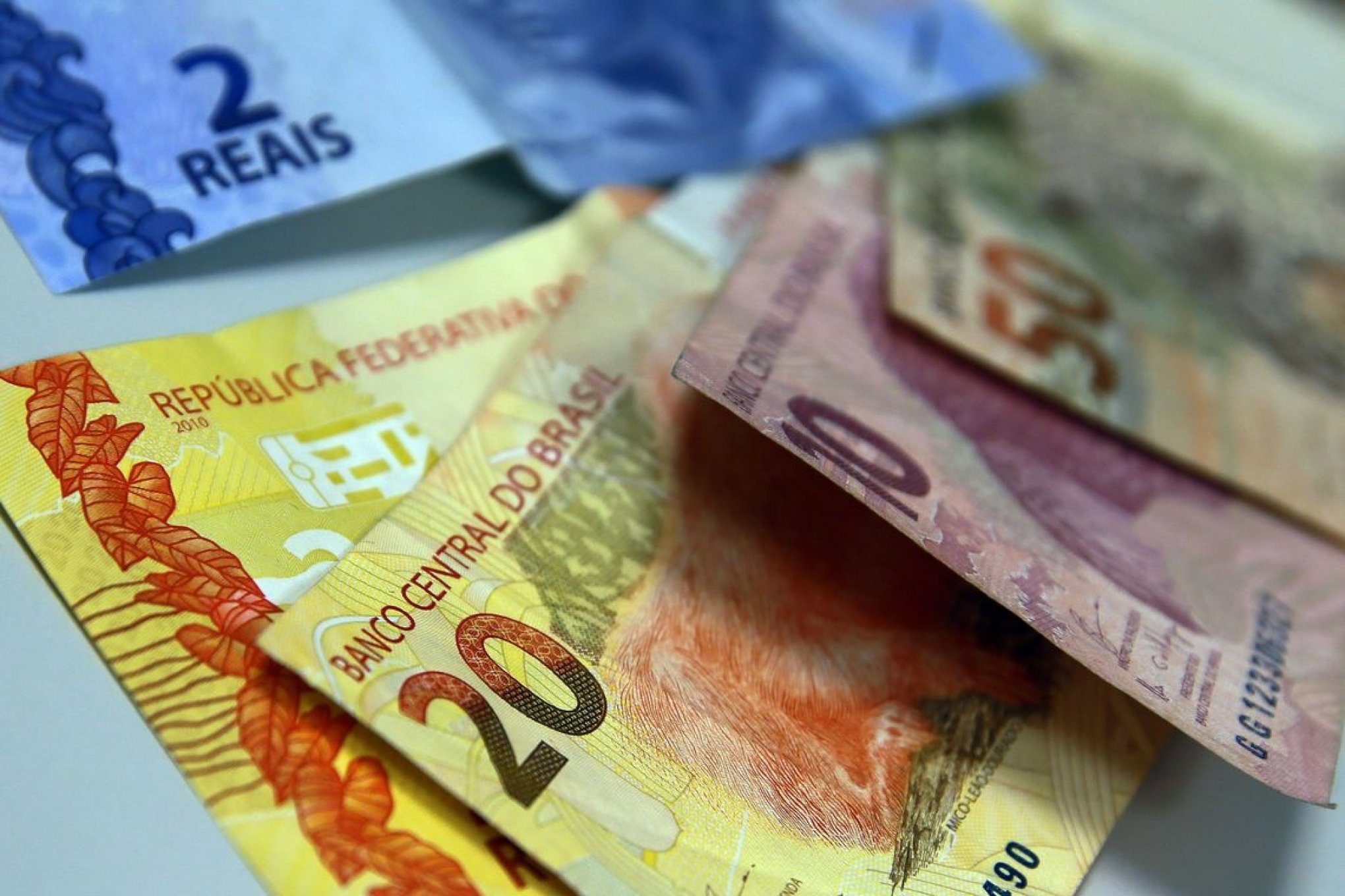 SALÁRIO MÍNIMO: Valor previsto para 2025 é definido pelo Congresso hoje