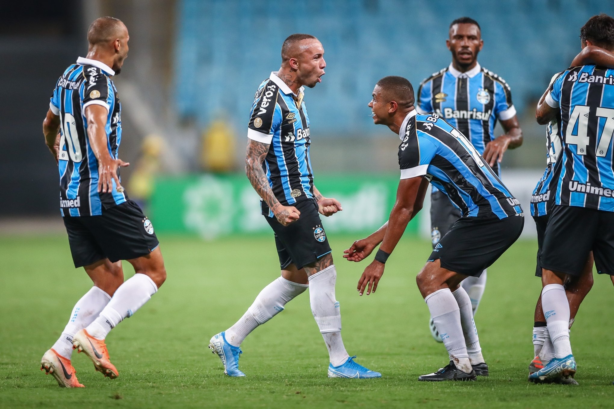 Everton salva o Grêmio e vira maior artilheiro da Arena - Grêmio