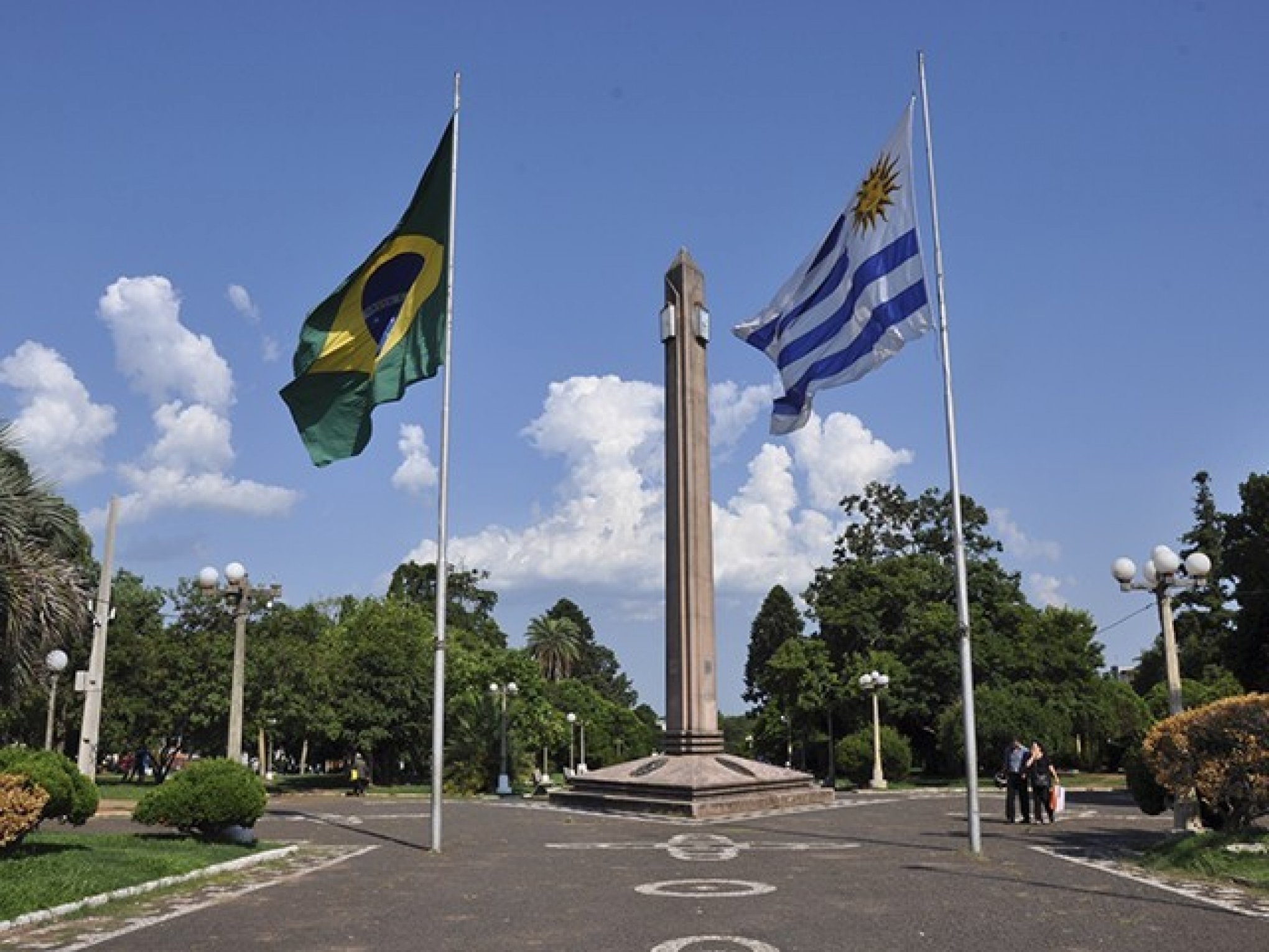 Vídeo: fenômeno luminoso é flagrado na fronteira do Brasil com o Uruguai